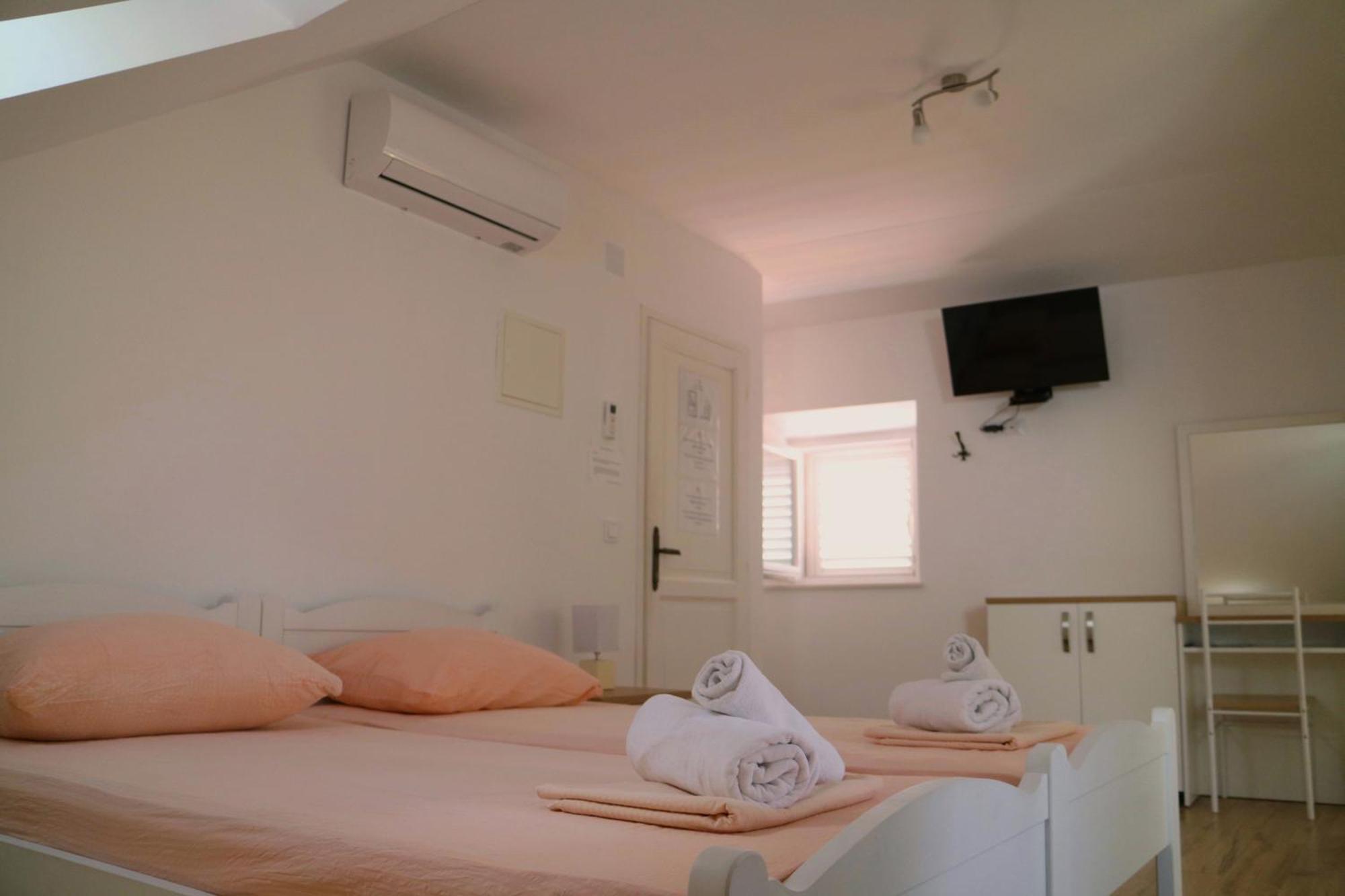 Studio Apartments & Rooms Lela, Sipan Island Шипанска-Лука Номер фото